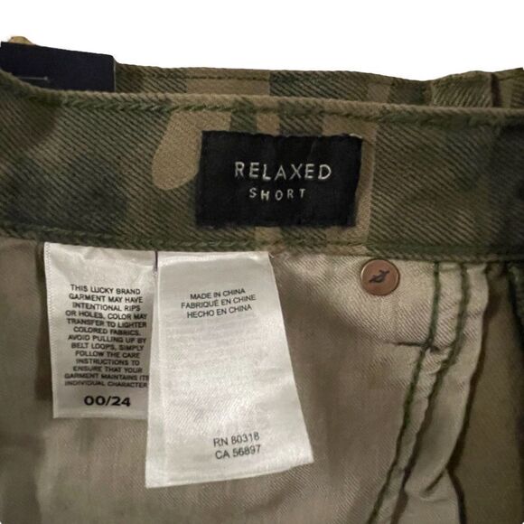 Lucky Brand ~ Camo Denim Shorts ~ Relaxed Fit ~ size 24 ~ NWT - Picture 8 of 13